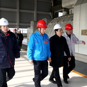 ���ɫ���F�������u���bһ���������ι�˾�{��