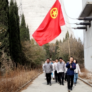 ���ι�˾�_չ  ���������h���� �R���ഺ�����������}���